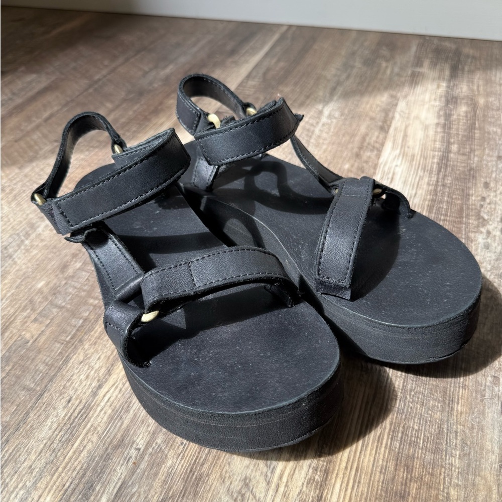 Women's Black Leather Flatform Platform Strap Sandals